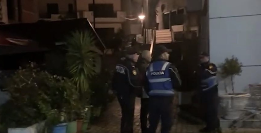 Vrasja me armë zjarri në Vlorë, i riu dyshohet se u qëllua me snajper në banesën e tij IMG 8091