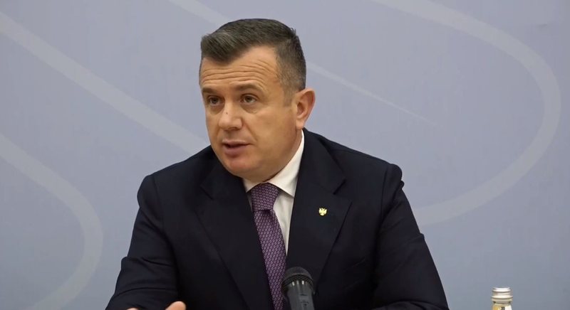 Nxënësit u rikthyen në shkolla pas pushimeve, ministri Balla bën thirjen e fortë: Bashkëpunoni me policinë, psikologët dhe… IMG 8126