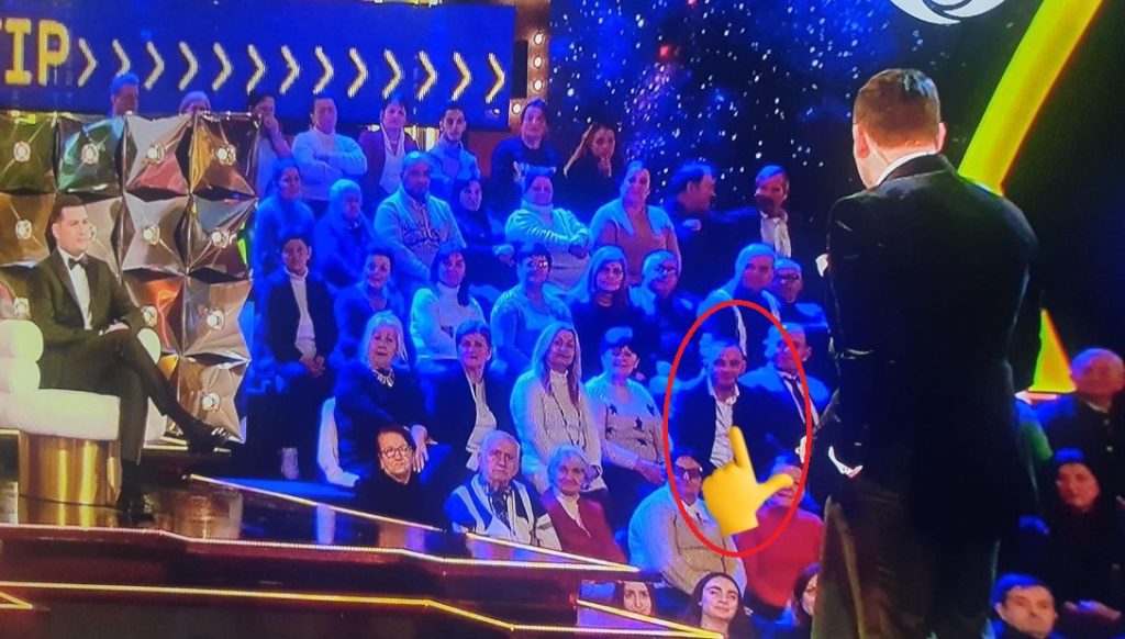 FOTOLAJM/ Zbulohet se kush është “banori i ri” i Big Brother që ndodhet mes publikut IMG 8293