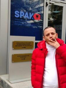 FOTOLAJM/ Zbulohet se kush është “banori i ri” i Big Brother që ndodhet mes publikut 1 IMG 8294