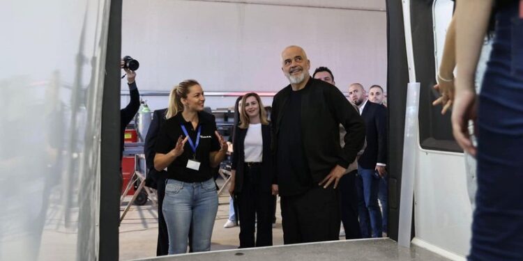 Pas Chat GPT të Mira Muratit, Rama zbulon bashkëpunimin me një tjetër shqiptare: Do prodhojmë makina për shtetin Rama Puca 750x375 1