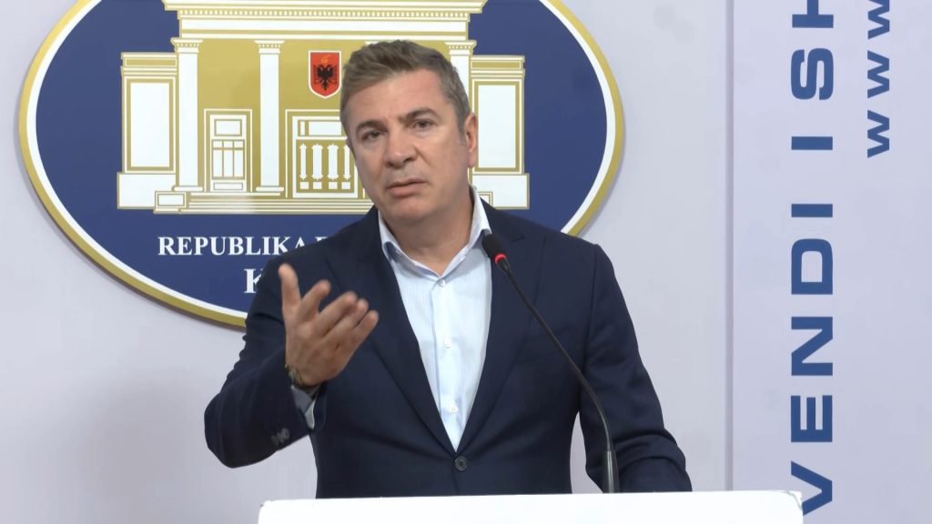 Gjiknuri thirrje Rithemelimit për Zgjedhoren: Mos e pengoni punën. Kodi i ri në interesin tuaj SALIANJI 1 DHE GJIKNURI.mpg snapshot 34.33 2024.01.26 12.48.16