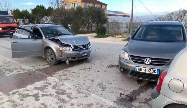 Aksident zinxhir në Dimal, përplasen tre makina, dy të plagosur aksident ne dimal 770x445 1