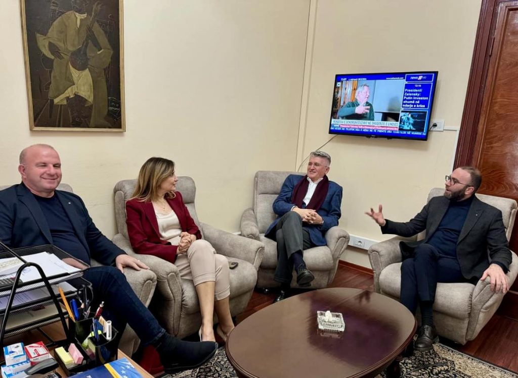 Gjekmarkaj: Kush u mërzit në parti për ardhjen e Joridës? 430720408 713613237616496 5484436655598139358 n