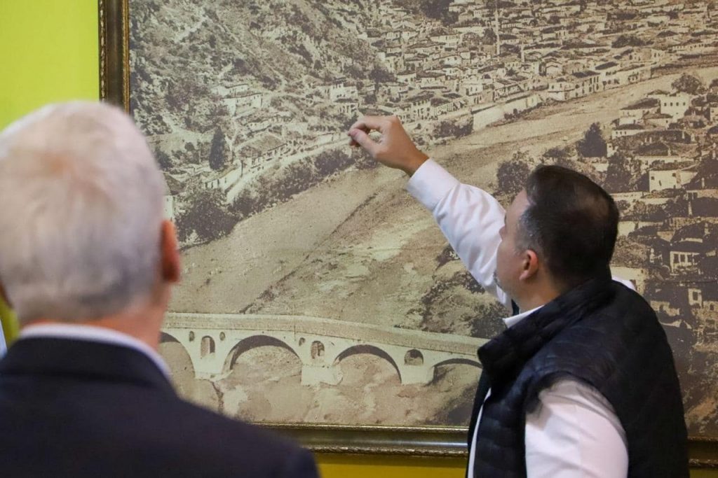 Kryebashkiaku Demo pret ambasadorin gjerman: Mbështetje disa projekteve në Berat 1 9demo3