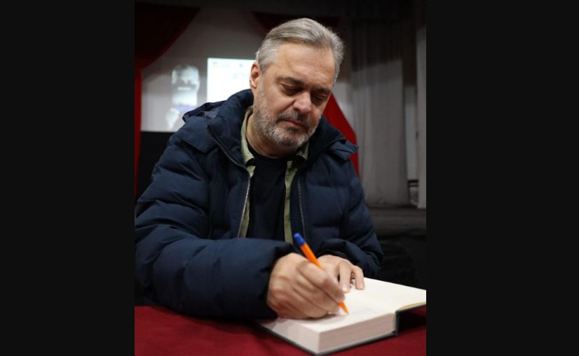 Ben Blushi me librin ”Komploti” si Nostradamus Capture 22