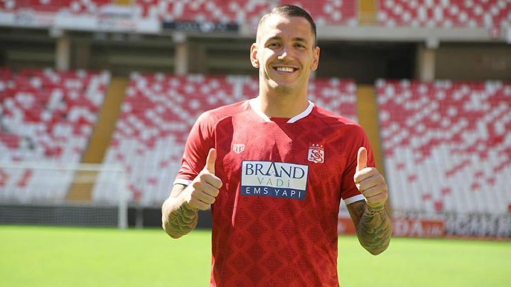 Rey Manaj zgjidhet në formacionin në superligën turke GGOk9qmWUAAkBM3