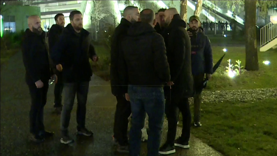 VIDEO/ Momenti kur Shkëlzen Berisha përplaset me efektivin e Policisë IMG 9559