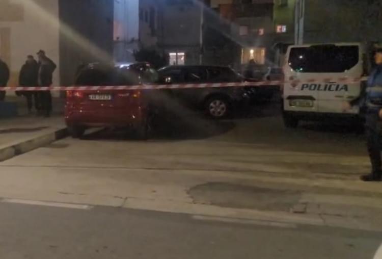 I maskuar me kapuç, ky është i dyshuari i vendosjes së tritolit në Durrës IMG 9687