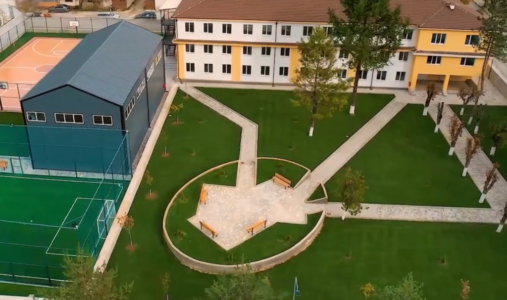 VIDEO/ Shkolla 9-vjeçare ”Myrteza Sala” në Bilisht hap dyert, kryeministri Rama: Investim me standarde Screenshot 2024 02 13 083713