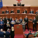 Mungesa e Ramës në seancë, Basha dhe grupi i tij ikin nga Kuvendi. Rithemelimi pengon Agalliun të flasë 1 Screenshot 2024 02 15 100501