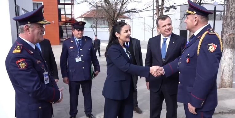 Balluku dhe Balla inspektojnë godinë e re të DVP Dibër: Kushte dinjitoze pune dhe standarde sipas kritereve të BE balluku 3 765x383 1