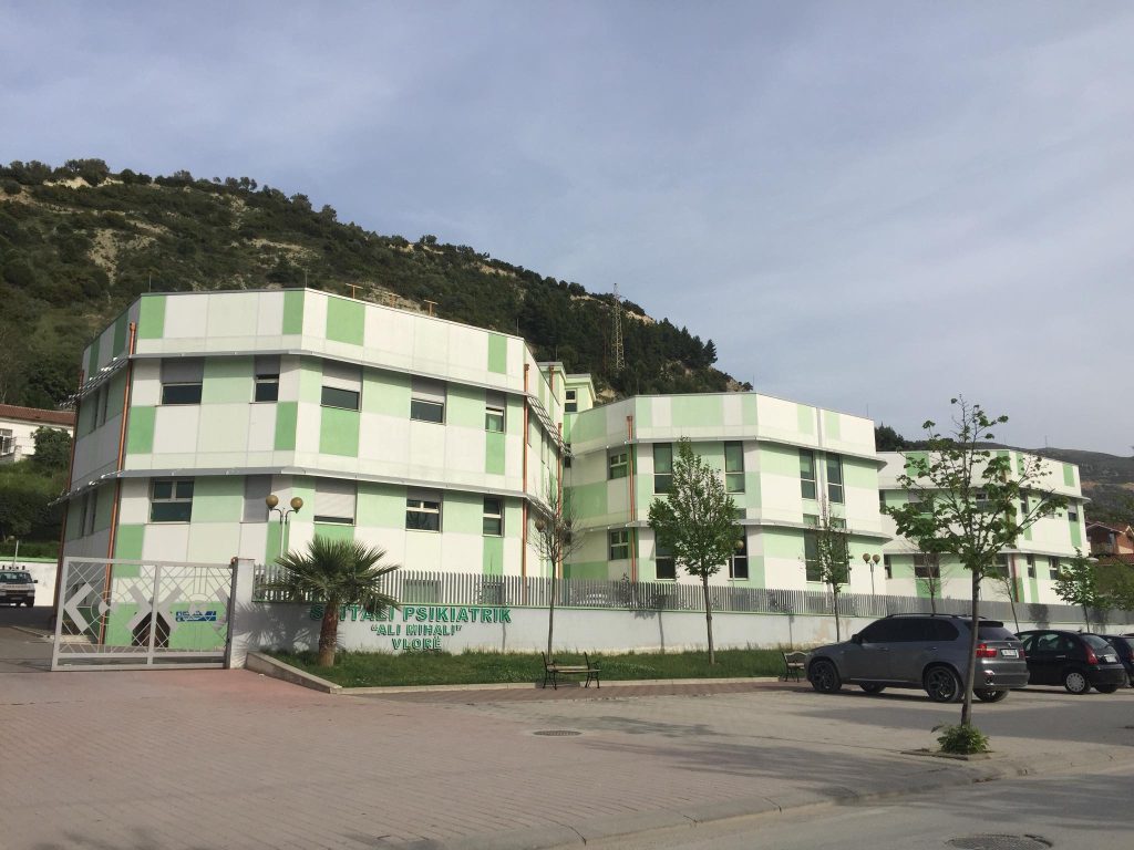 Të rinjtë në Vlorë kanë probleme me shëndetin mendor njësoj si rastet e gripit 17 full