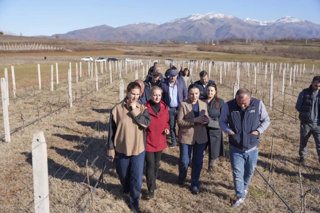 Balluku, Denaj e Kumbaro në Suç të Klosit: Mbështetje për bashkimin e fermerëve 40330427 c15d 4b5d 9809 627c4e6d3a40