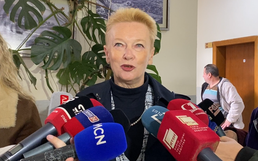 Ambasadorja franceze nuk komenton krizën politike: Franca do një Shqipëri të fortë në BE! 900 0 1710241329xxbfpng 272