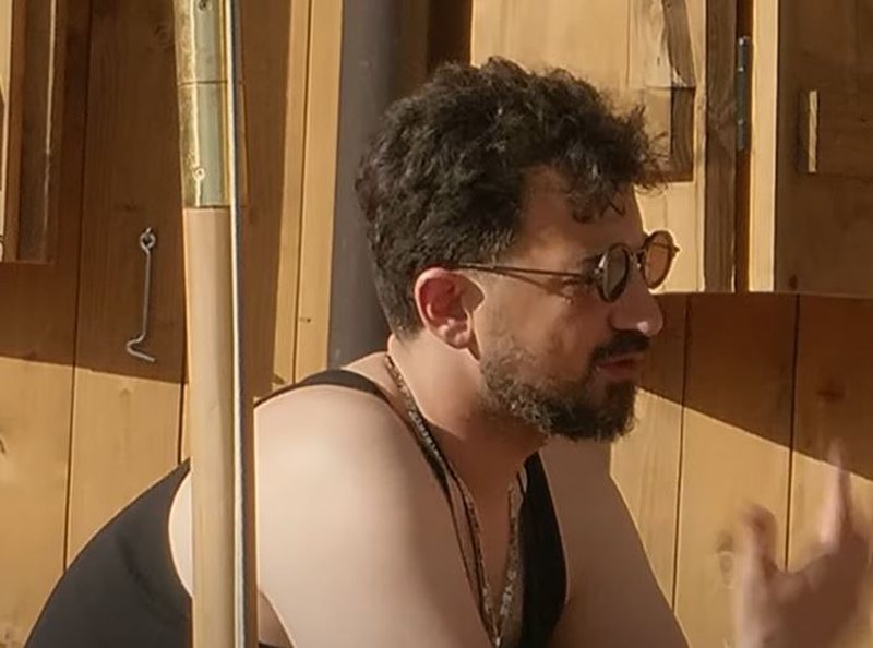 Albano Bogdo rrëfehet si asnjëherë më parë, tregon për divorcin e prindërve: Isha 12-vjeç, dy muaj më pas dola të shisja… Albano Bogdo