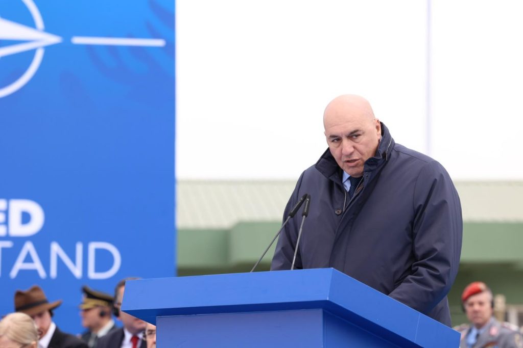 Ministri italian i Mbrojtjes: Ju mbështesim edhe për bazën detare të Porto-Romanos Guido Kroseto o. Crosseto