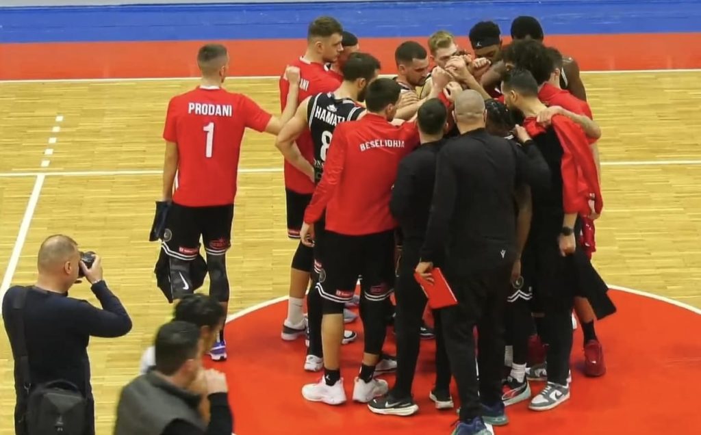 Besëlidhja Basket koleksionon fitoren e 16 radhazi në kampionat, Presidenti Ylli Ujka: Faleminderit trajnerit dhe lojtarëve IMG 0348