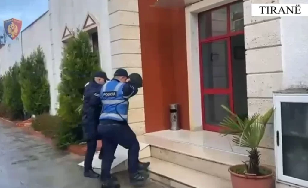 Përndiqte vazhdimisht një 30-vjeçare, arrestohet 41-vjeçari në Vorë IMG 9863