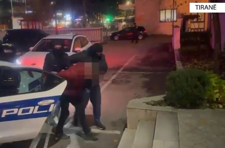 Emrat/ Arrestohen tre hajdutët “serialë” në Tiranë arrestim2