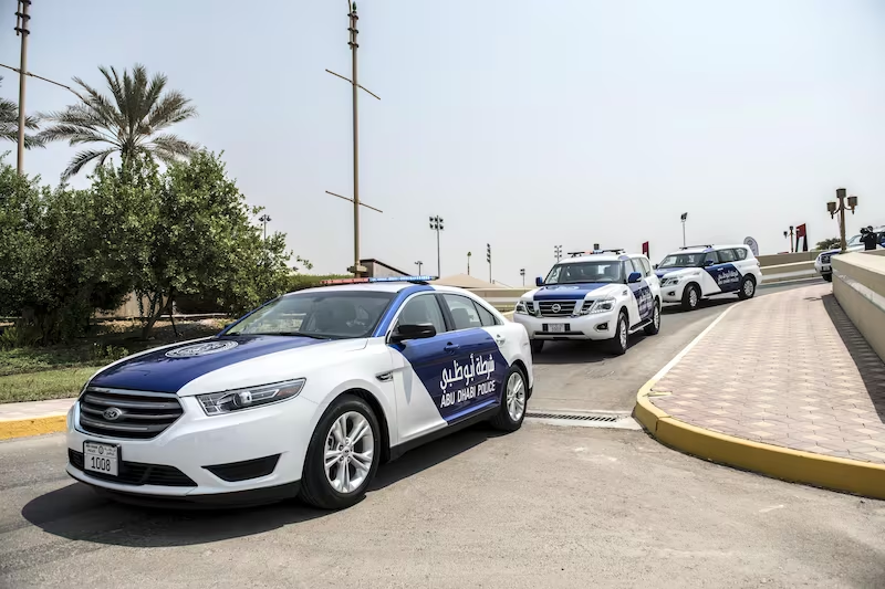 Mashtrime për të investuar në tregje online, arrestohet në Emiratet e Bashkuara 32-vjeçari shqiptar dubai police