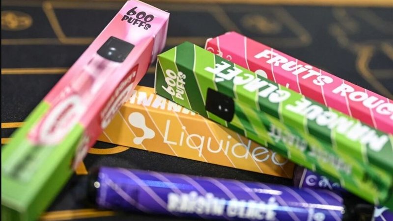 Njihuni me vendin e parë që ndalon cigaret elektronike! Ja kur pritet të hyjë në fuqi vendimi liquid