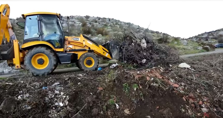 VIDEO/ Pastrim i fshatit Boks në Shkodër, Rama: Pasqyrë e aksionit të përditshëm për të mbajtur mjedisin pastër pastrim