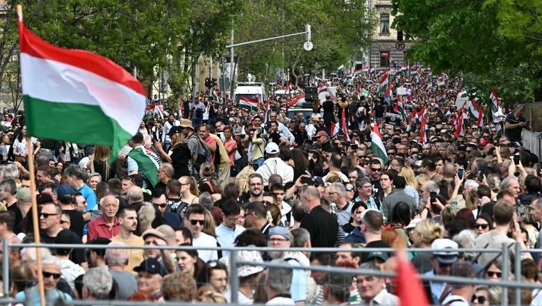Dhjetëra mijëra njerëz protestë kundër Viktor Orbanit në Budapest: Ne nuk frikësohemi 1712421909 hungari