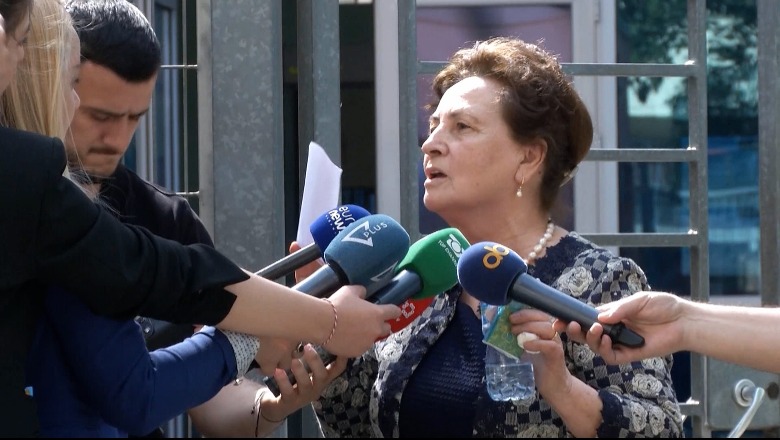 ”Me pension 160 mijë paskam ble shtëpi unë?”, nëna e Kryemadhit në SPAK: As nuk kam bërë tendera, as djegësa apo 5D 1712840408 logoreportperYOUTUBE.00194608.Still042