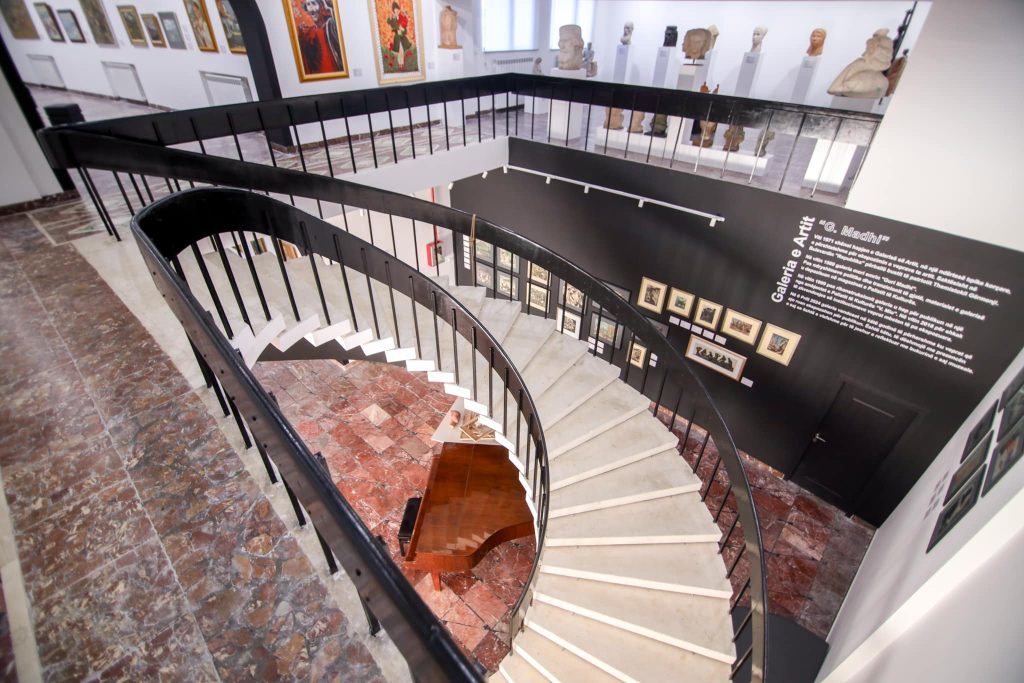 437929610 984622256366769 18800337105844361 n