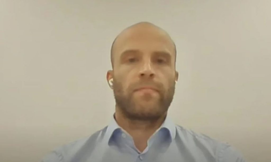 Transporti i parave të drogës me furgon mallrash nga Britania në Shqipëri, gazetari tregon kodet që përdoren Capture 111