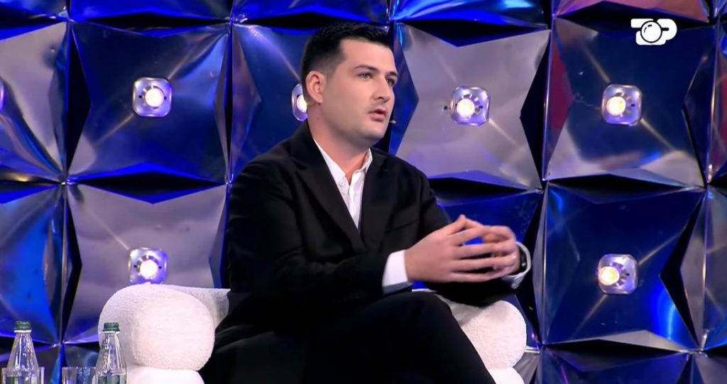 ”Liami manjak”, Arbër Hajdari ironizon banorët: Fillova të frikësohesha dhe unë! U përdor situata Capture 65