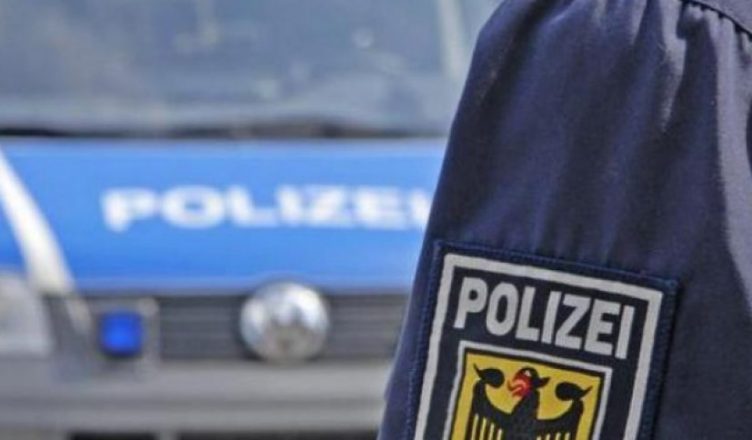 Dyshohet se janë të lidhur me të djathtën ekstreme, 400 oficerë policie nën hetim në Gjermani IMG 0804