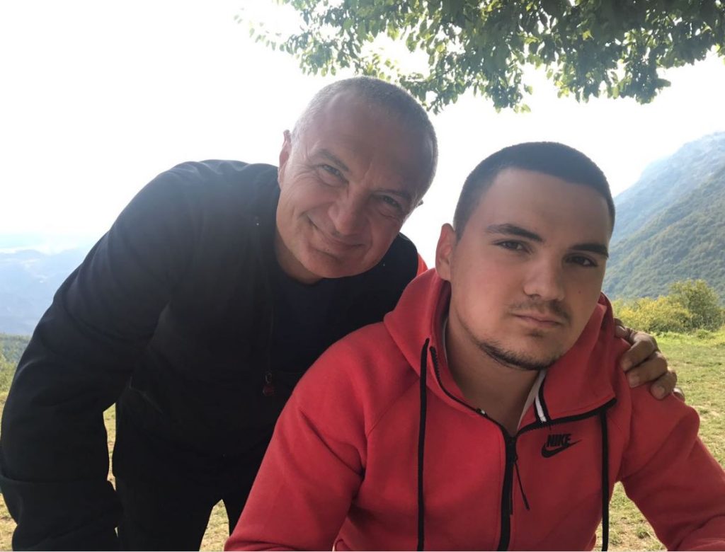 Meta: Gjatë fushatës më kanë rrëmbyer djalin 17 vjeç, në Fier i ranë çunit me lopata në kurriz IMG 1281