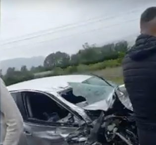 Aksident masiv te kthesa e Rinasit, përfshihen disa automjete dhe kamionë 2 IMG 1450