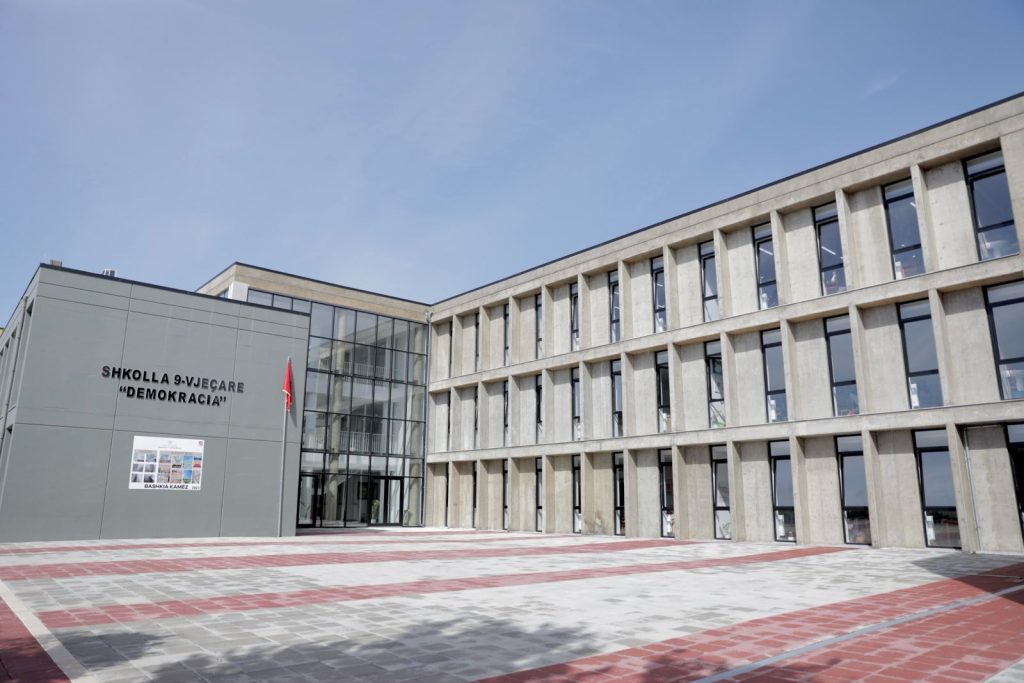 Bashkia Kamëz, simbol i Rilindjes pas rrënimit! Rama: Shkolla “Demokracia”, kopshti dhe çerdhja e re sapo kanë hapur dyert 4 WhatsApp Image 2024 04 22 at 14.26.06