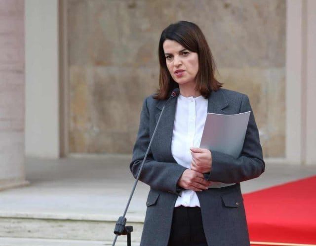 Drafti për nënat zëvendësuese, ministrja Koçiu: Të përmirësojmë mënyrën sesi i qasemi shëndetit seksual WhatsApp Image 2024 04 24 at 1.27.09 PM