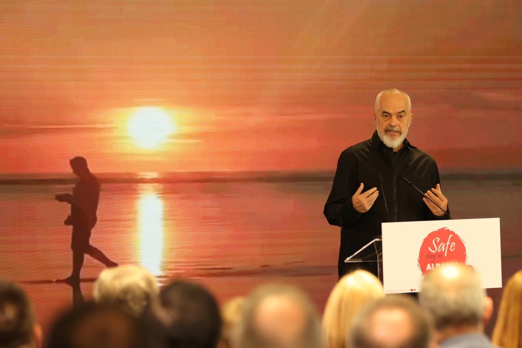 Rama nuk kursen batutat: Zoti e krijoi Shqipërinë të dielën kur ishte pushim, shqiptarët i bëri në një moment stresi, hahen me njëri-tjetrin de248c3b a35d 4339 9dce aa22829f7d11