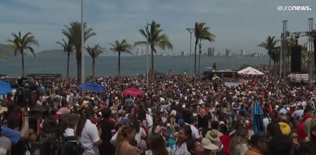 Eklipsi diellor, mijëra njerëz mblidhen për të parë pamjet e rralla (Video) eklipsi