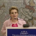 VIDEO/Meta i bie me grushte foltores: Më 27 prill ekzekutojmë nepotizmin, jo njerëzit. PL jo biznes familjar 1 monika kryemadhi 3