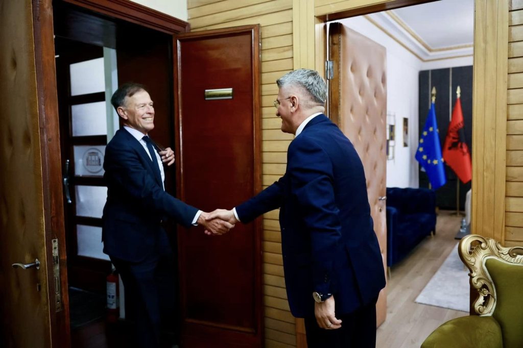 Gjekmarkaj pret figurën e shquar të politikës gjermane: Opozita nuk duhet të shkojë në zgjedhje me gojën mbyllur 4 440746719 754173090227177 3727012686872068080 n