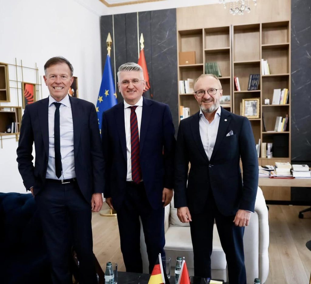 Gjekmarkaj pret figurën e shquar të politikës gjermane: Opozita nuk duhet të shkojë në zgjedhje me gojën mbyllur 1 441953158 754173100227176 7579797377058986122 n