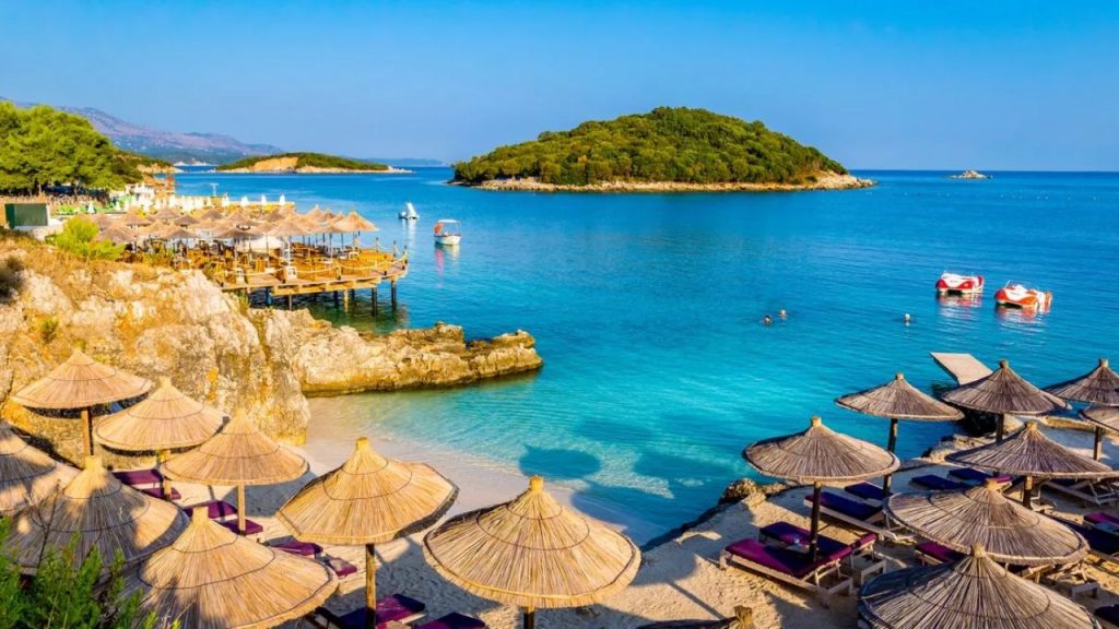 Gazeta britanike ‘Mirror’ artikull për Shqipërinë: Gjeni fluturime dhe pije të lira 1 mirro sd
