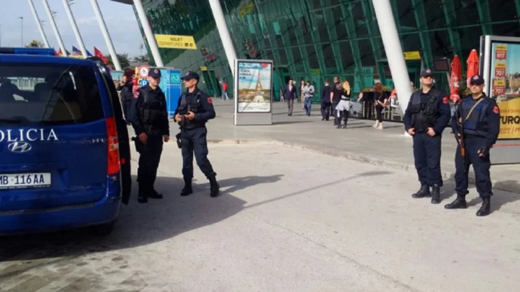Zbardhen përgjimet, si bashkëpunonin punonjësit e Rinasit për të kaluar ilegalisht persona drejt BE-së IMG 3271