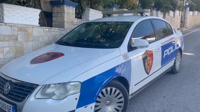 Vodhën mjetin, por u pikasën nga policia! Dy të rinjtë braktisin ‘Fordin’ dhe arratisen IMG 3550