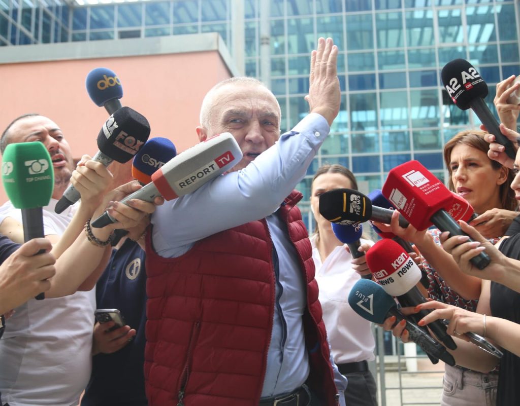 Ilir Meta del nga SPAK sulmon Altin Dumanin: Merret me përrallat e laraskave të tij Ilir MEta SPAK Dumani sulm