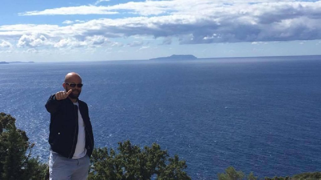 E vrau dhe e mbështolli me çarçaf, detaje të reja për vrasjen e të riut në Dhërmi autori i krimit dhermi