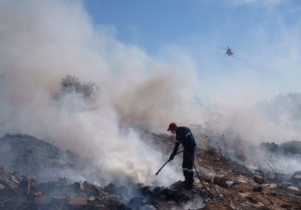 300 zjarre në Greqi, temperaturat mbi 40 gradë greece 2