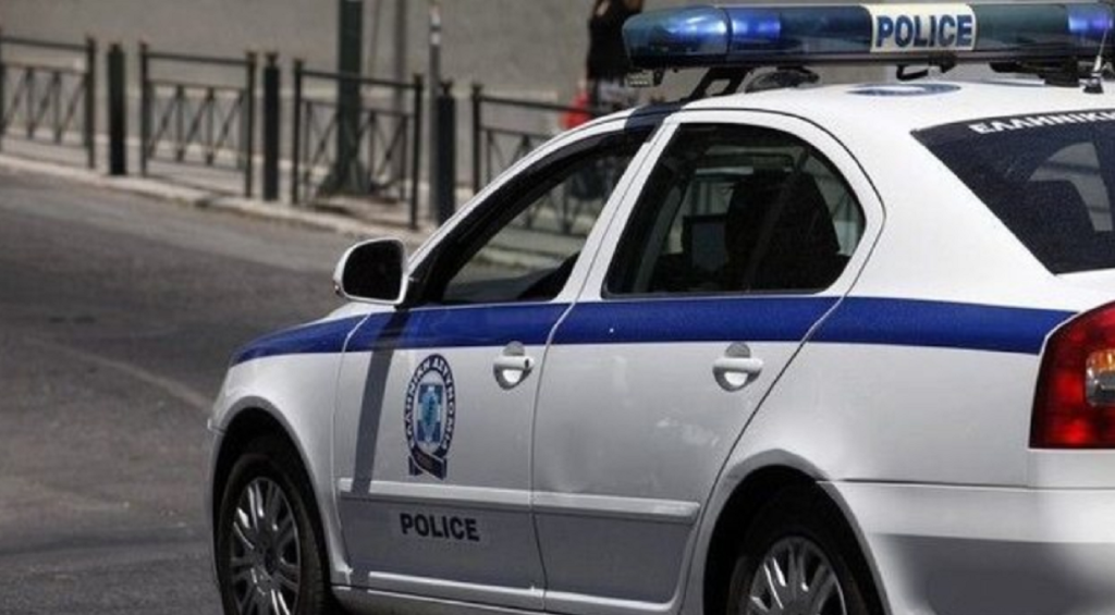 Përdorte mjet identifikimi fals, arrestohet i riu shqiptar në Athinë policia