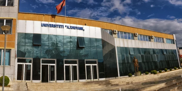 Zgjedhjet në universitetin “Aleksandër Xhuvani” në Elbasan, shpallen fituesit universitet